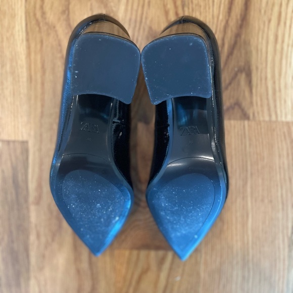ZARA block heel in patent black (EU size 36, US size 6) - Picture 3 of 6